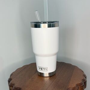 YETI White Insulated Tumbler with Straw
